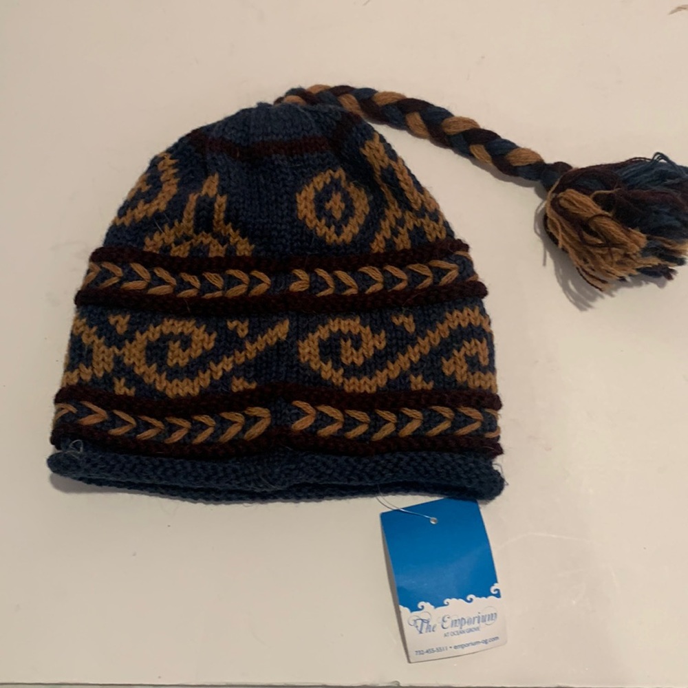 NEW… Woman’s winter Hat